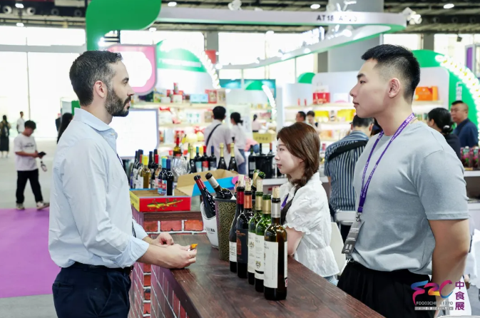 F2C中食展?(廣州)創(chuàng)意水吧飲品展區(qū)——“水吧星球”：2027年能火的飲品已提前篩好！