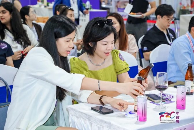 F2C中食展?(廣州)創(chuàng)意水吧飲品展區(qū)——“水吧星球”：2027年能火的飲品已提前篩好！